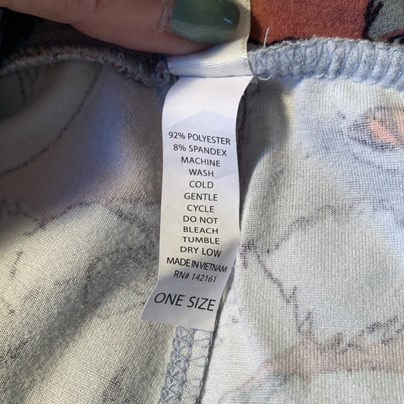 LulaRoe Rare Retired “Fox” print leggings. Buttery soft, super stretchy. EUC OS - Picture 7 of 7